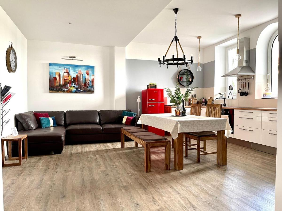 Happy Casa Oldtown Boutique Apartment Koper Bagian luar foto