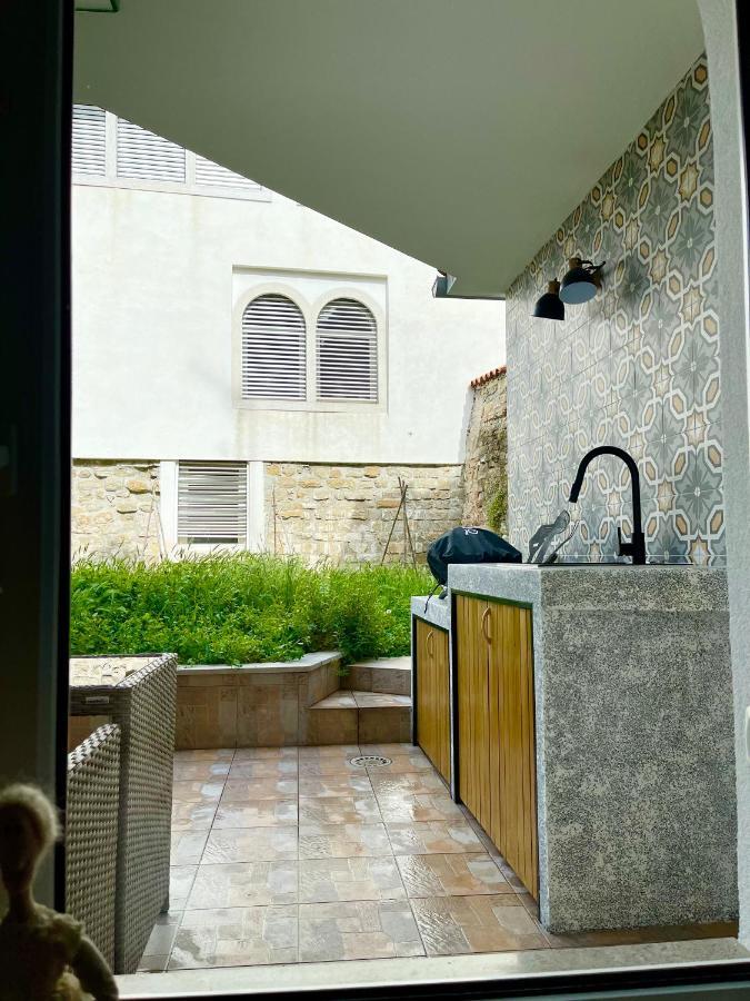 Happy Casa Oldtown Boutique Apartment Koper Bagian luar foto