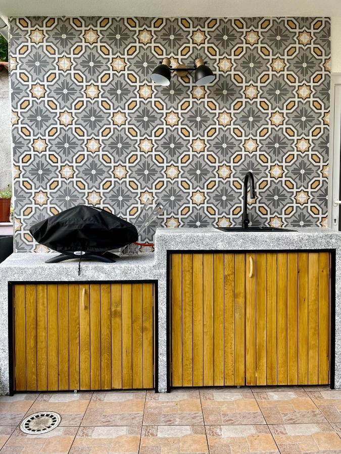 Happy Casa Oldtown Boutique Apartment Koper Bagian luar foto